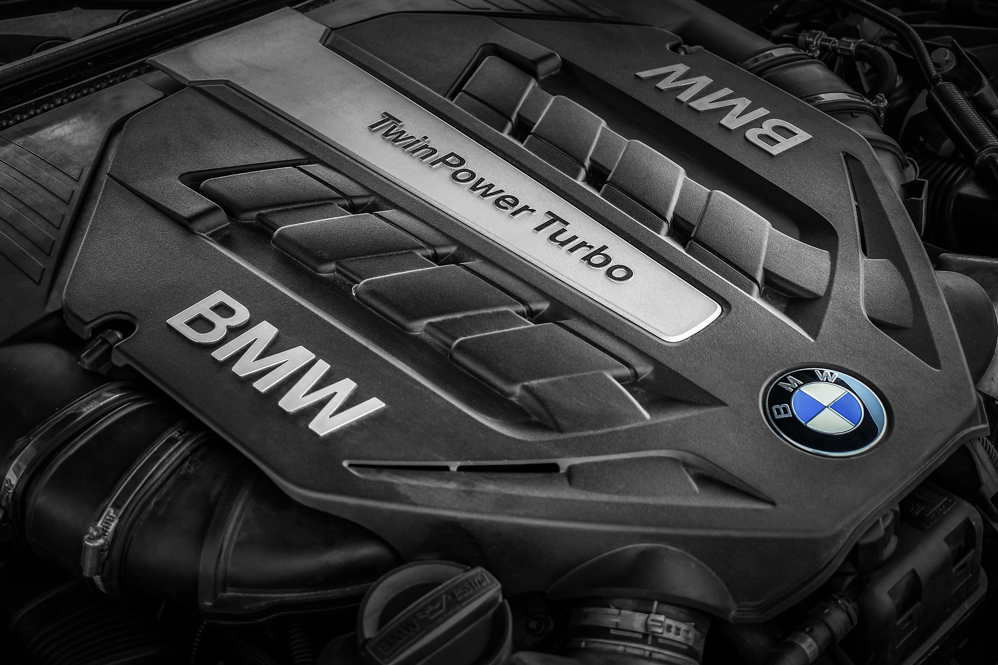 خدمة استيراد السيارات الفاخرة من Autobahn